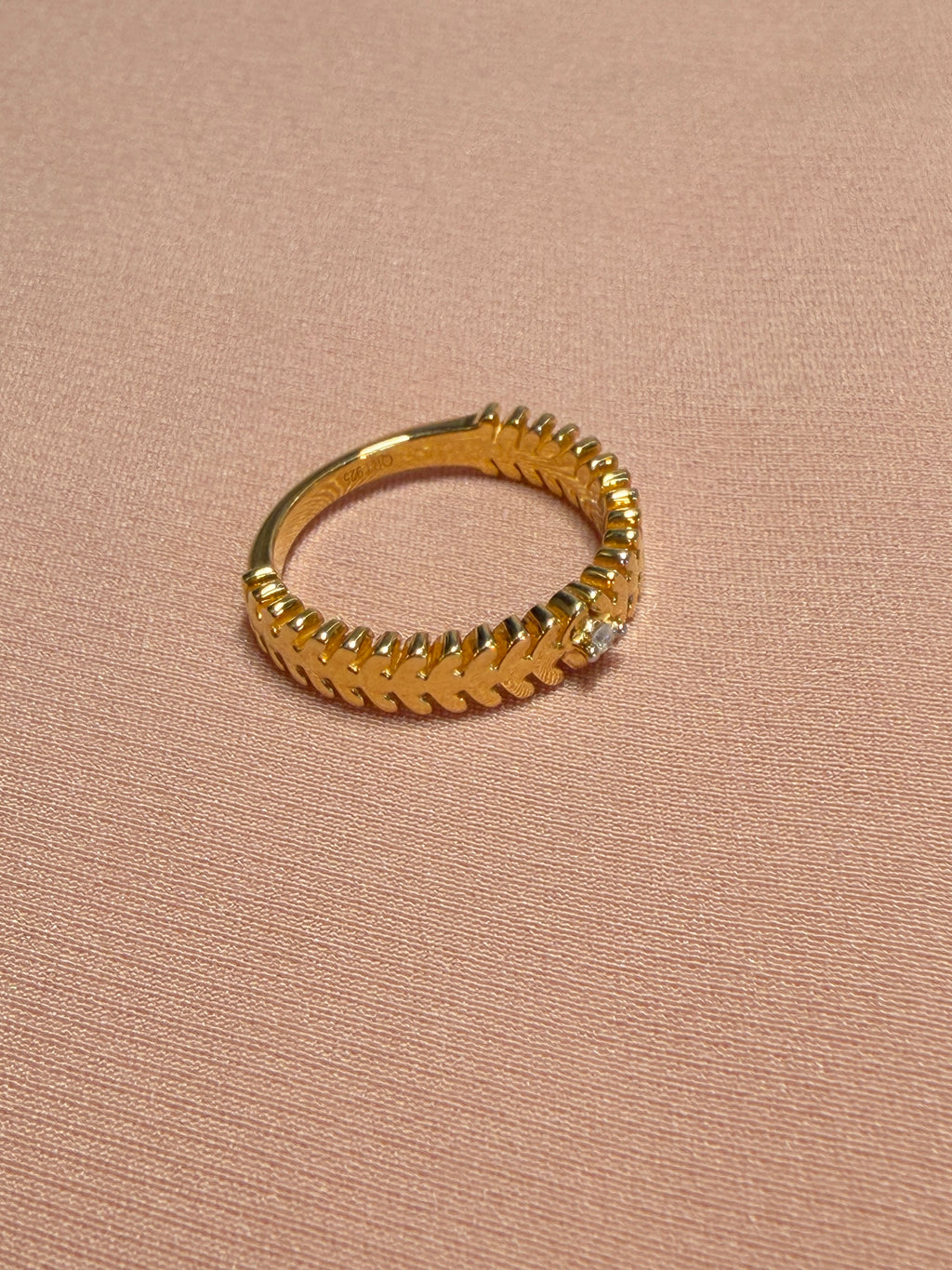 Leaf Diamond Stone Ring