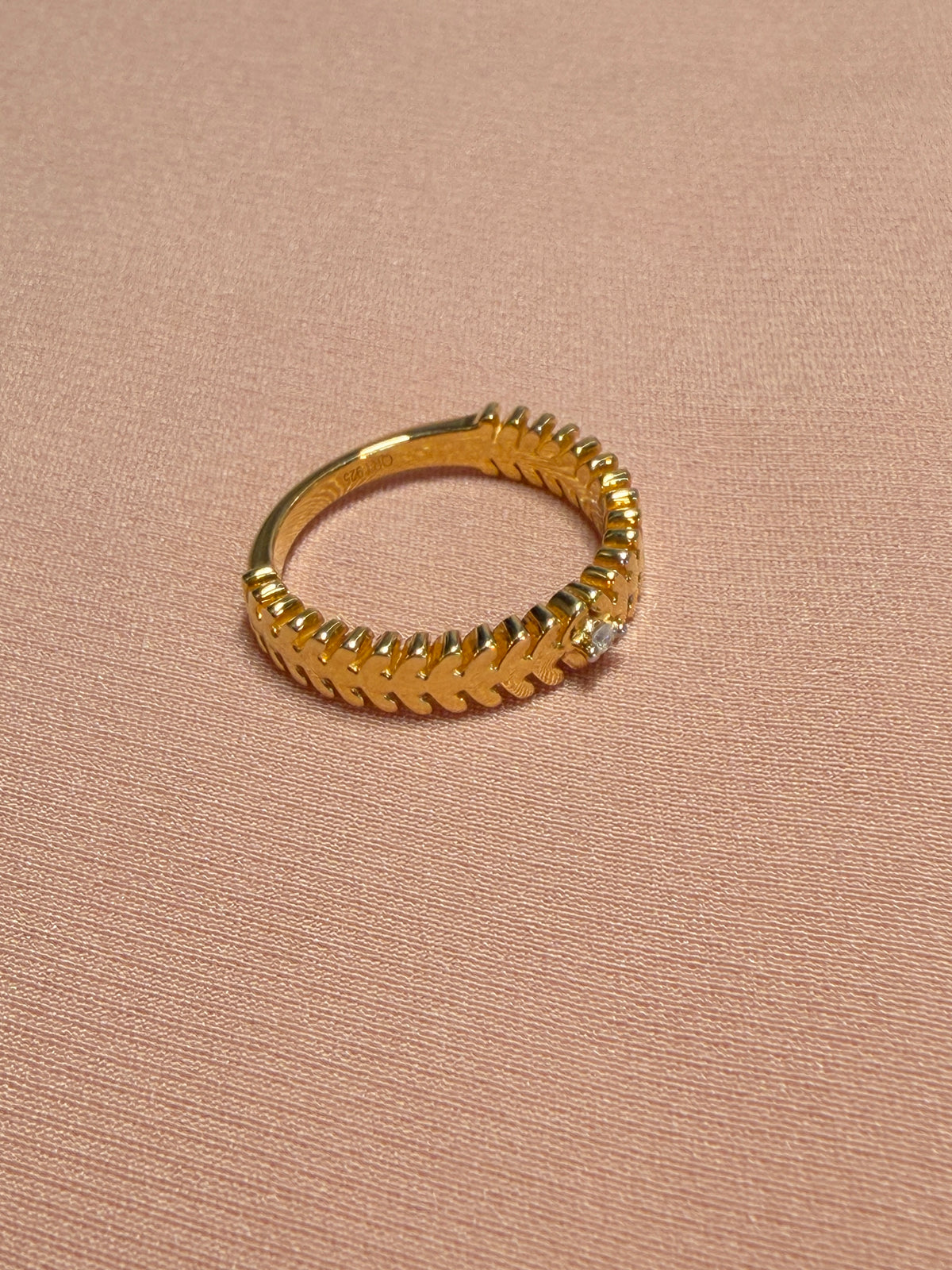 Leaf Diamond Stone Ring