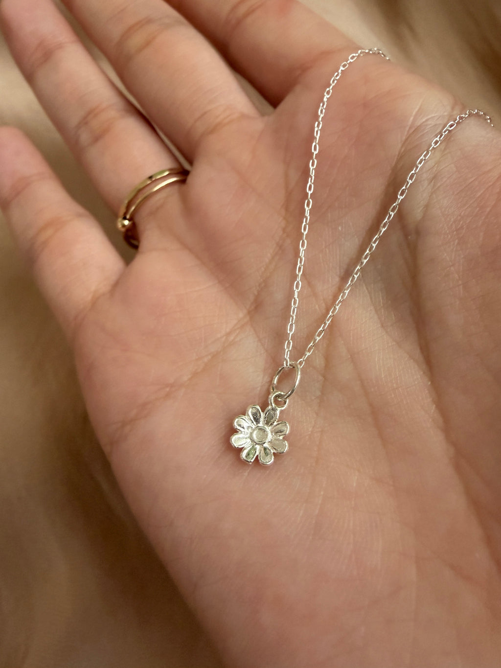 Daisy Flower Pendant Necklace