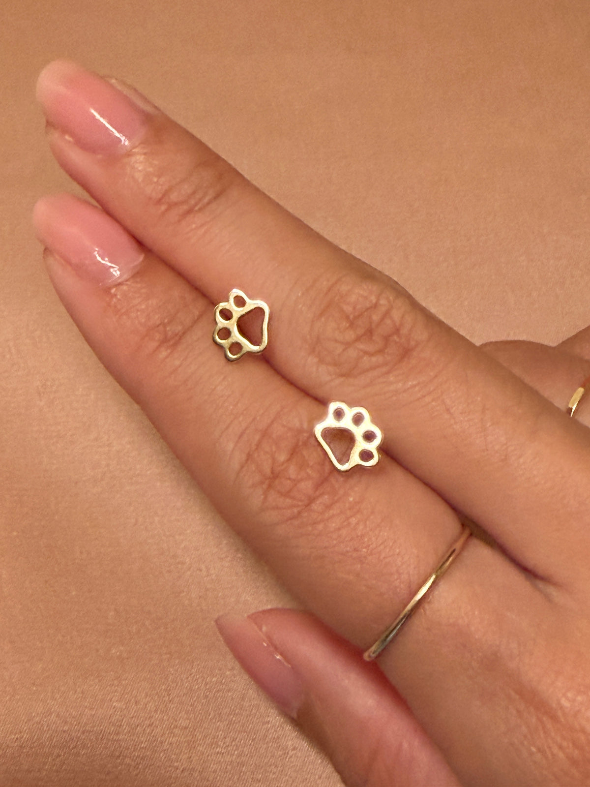 Paw Outline Stud Earrings