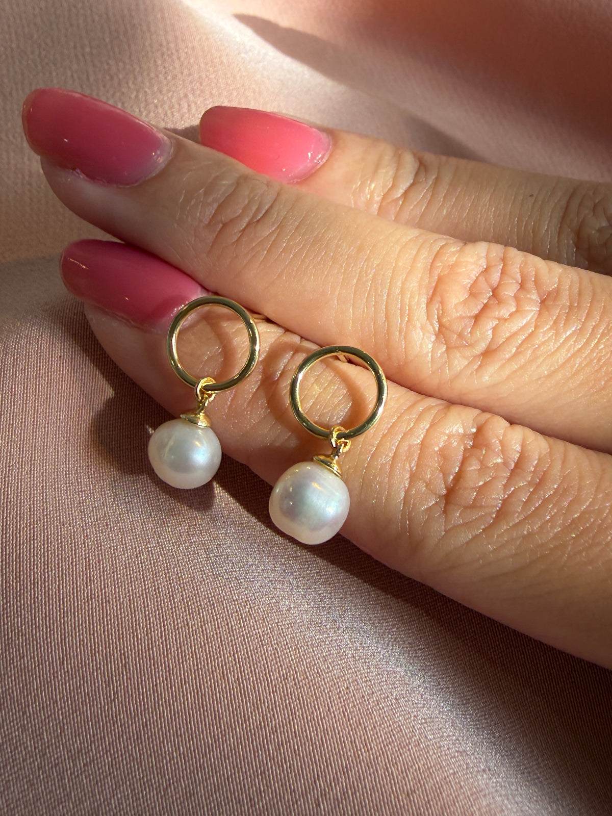 Circle Outline Pearl Drop Earrings