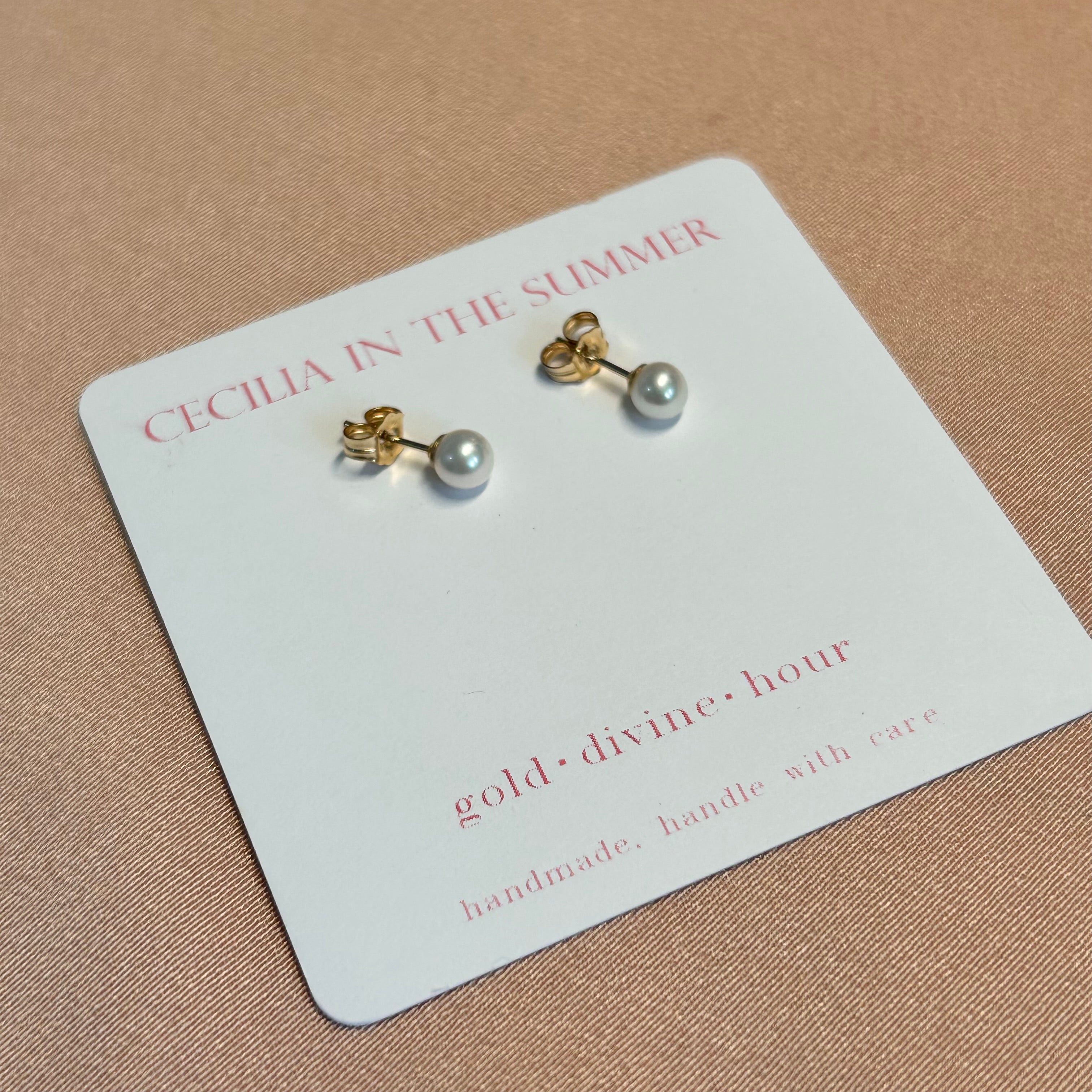 Natural Pearl 4mm Stud