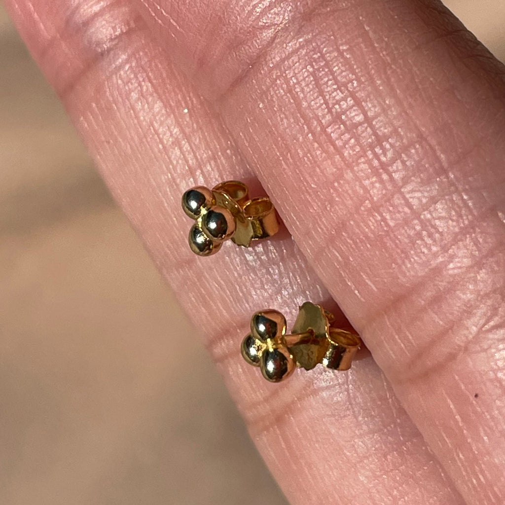 Golden Dots 3 Triangle Stud Earrings