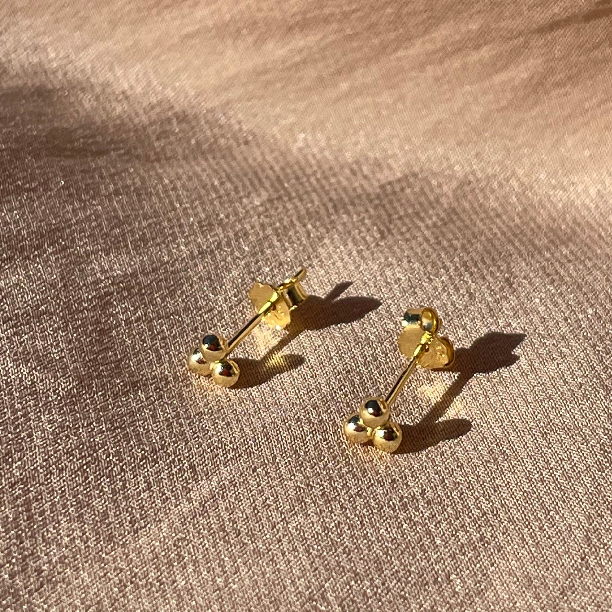 Golden Dots 3 Triangle Stud Earrings