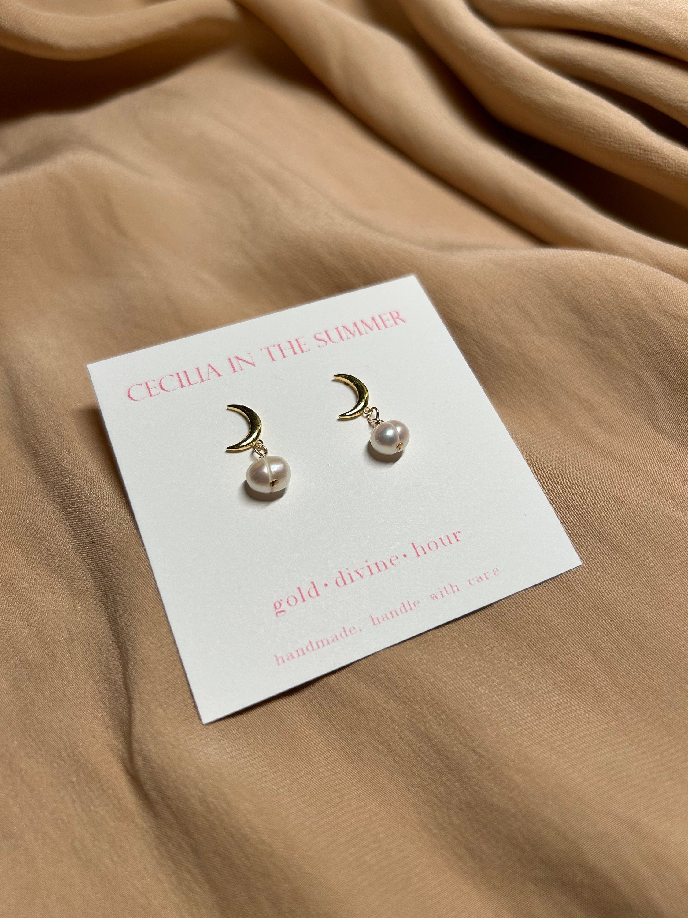 Moon Stud White Pearl Earrings
