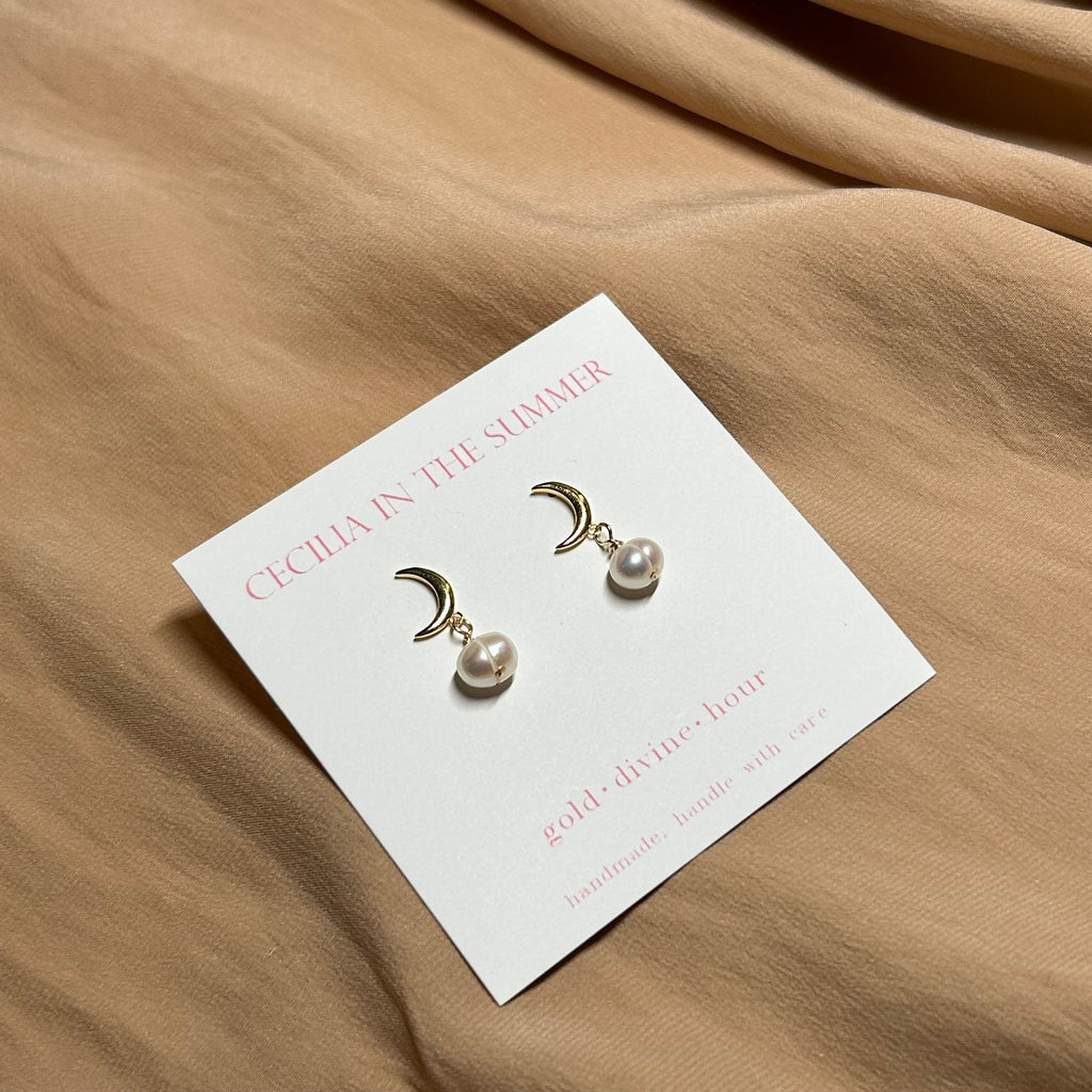 Moon Stud White Pearl Earrings
