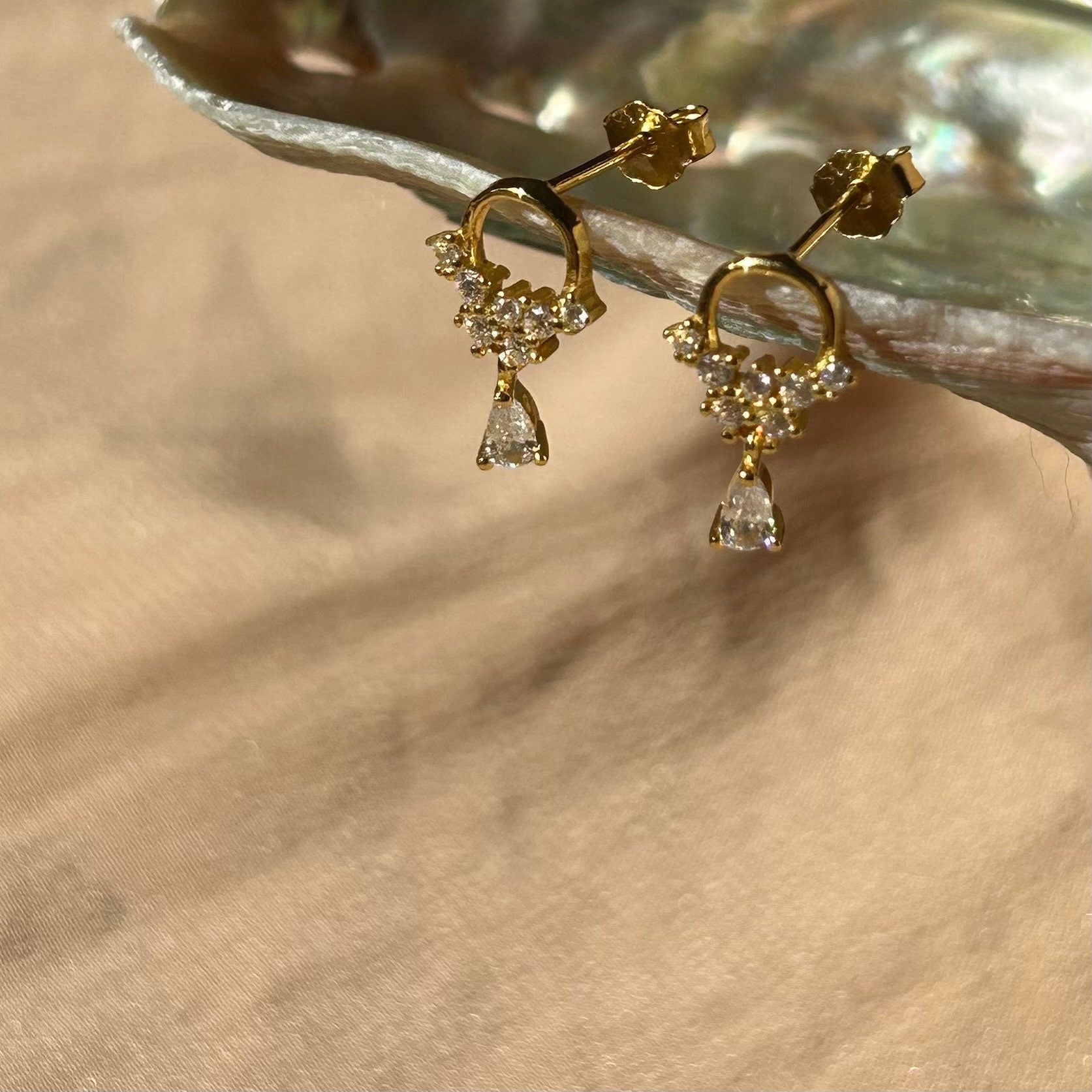 Wreathe Pear Charm Cz Stud Vermeil Earrings