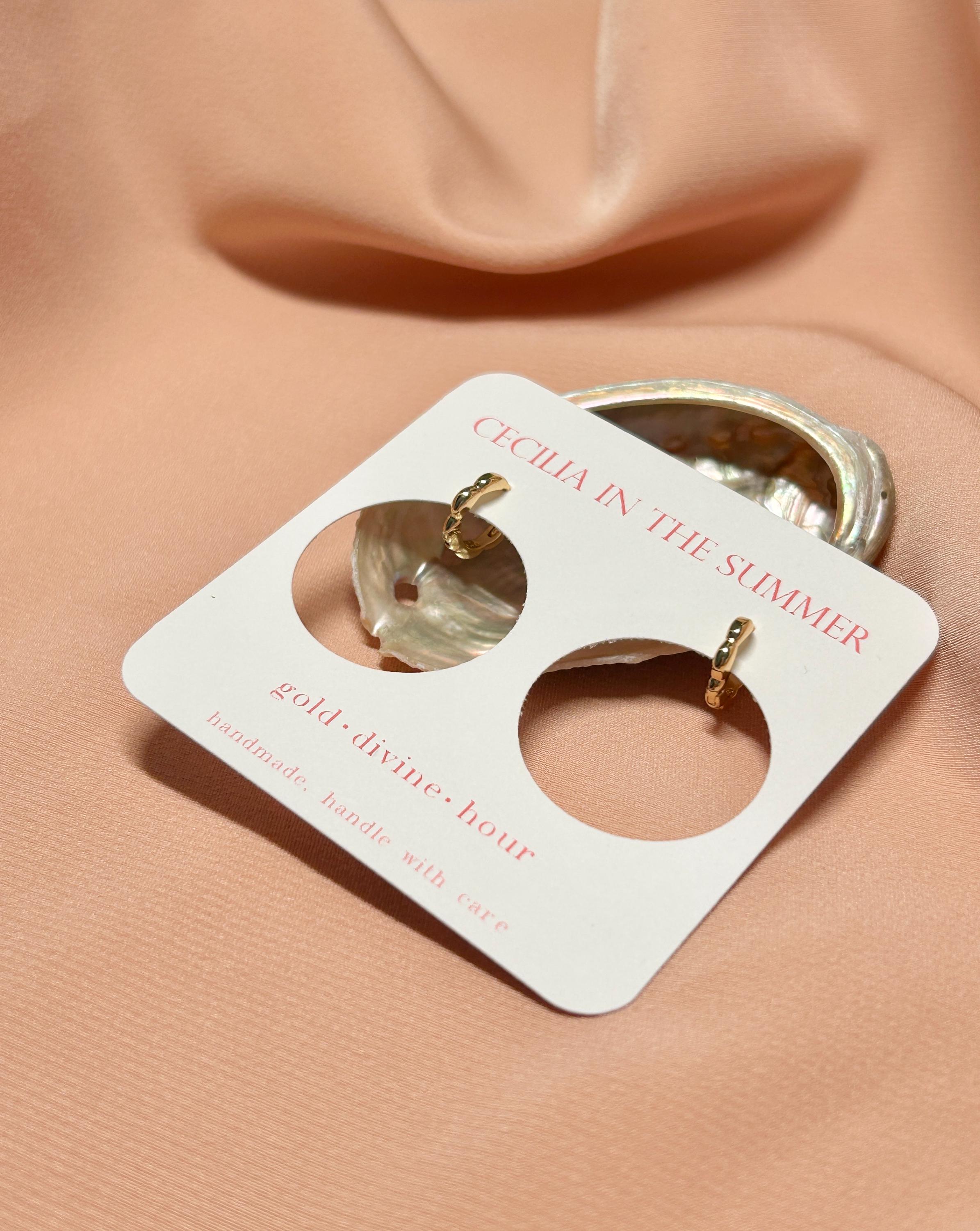Scallop Earring Huggies