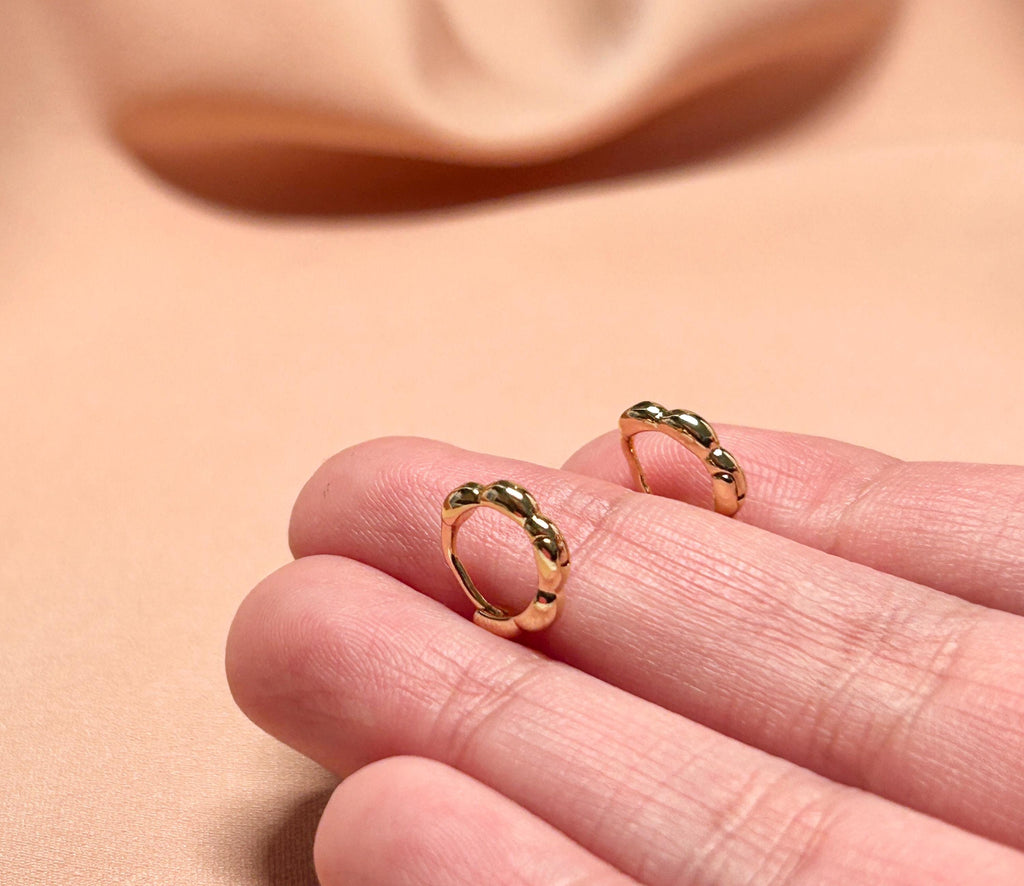 Scallop Earring Huggies