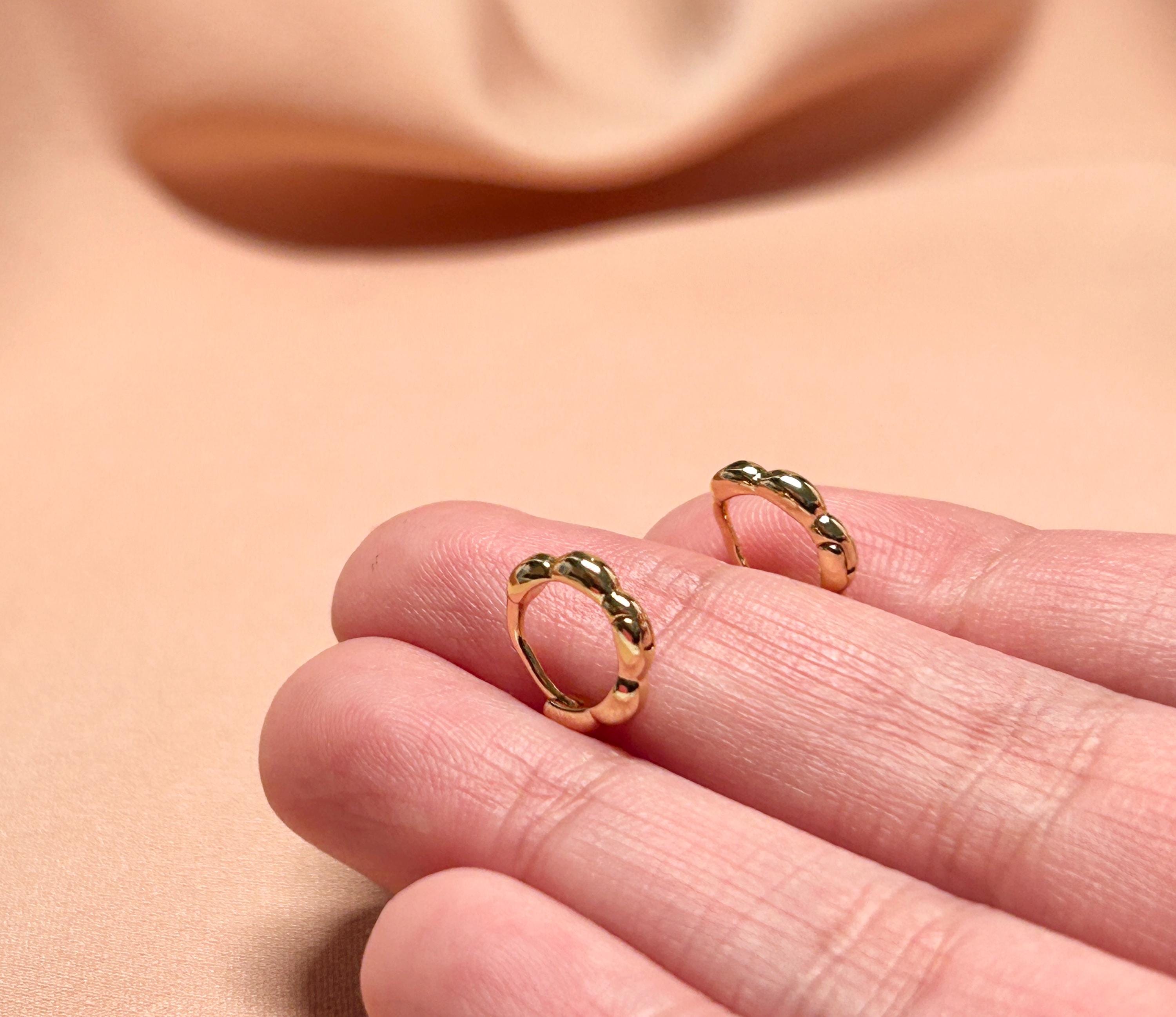 Scallop Earring Huggies