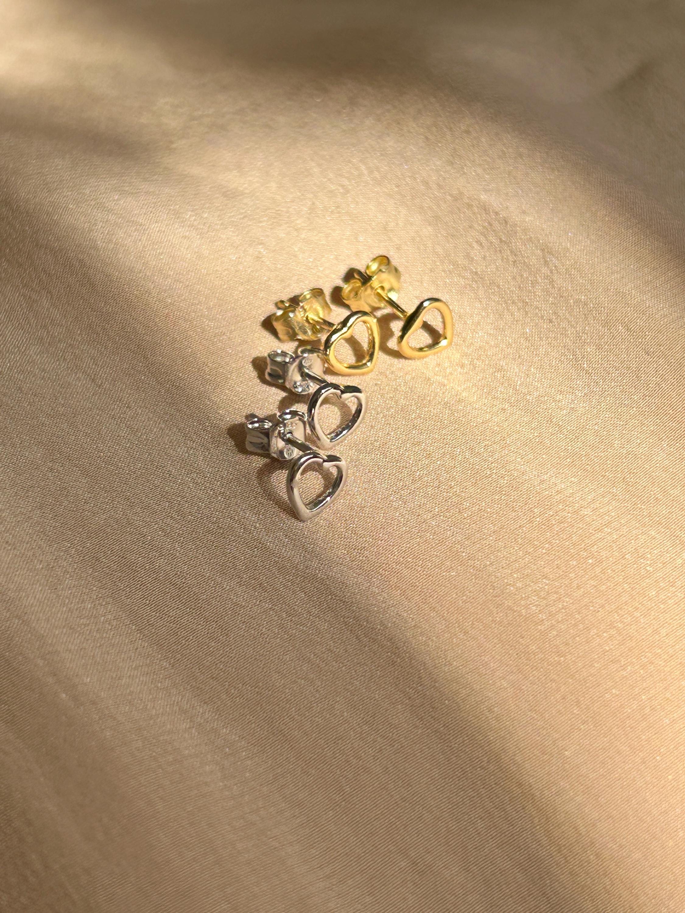 Outline Star Stud Earrings