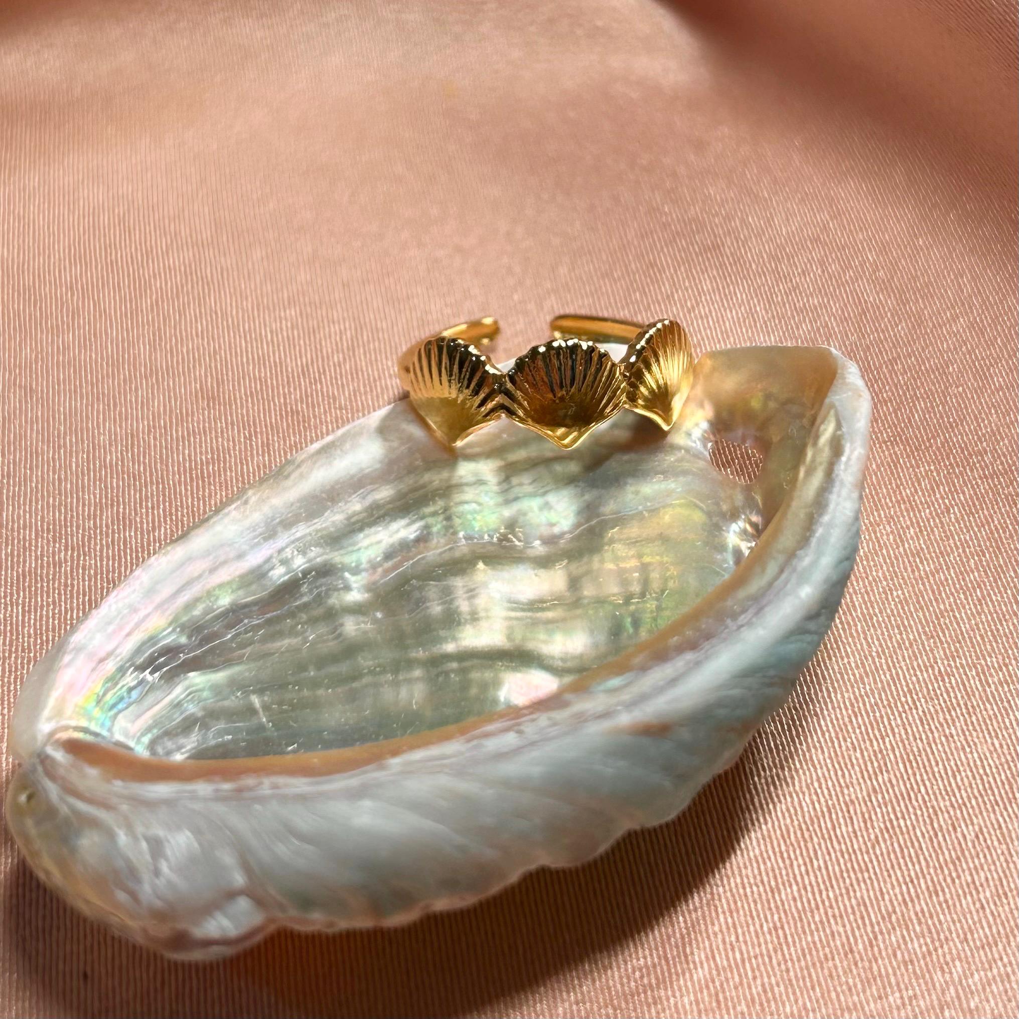 Ocean Trio Shell Ring