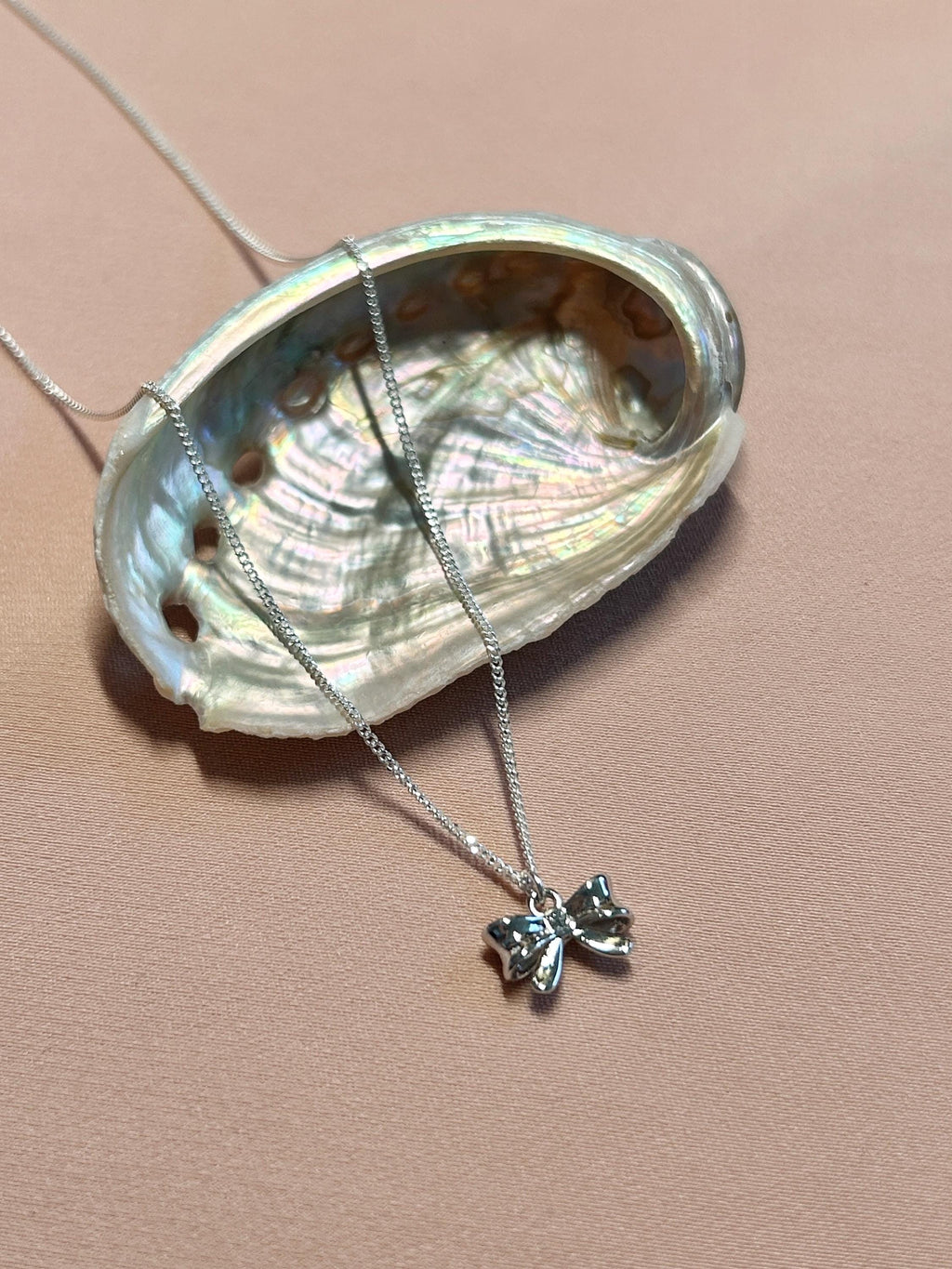 Bow Sweetheart Necklace
